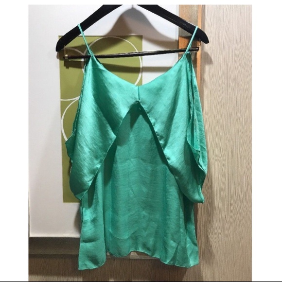 The Vanity Room Cold Shoulder Popover Cami Mist - Picture 3 of 6